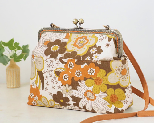 レトロな花柄がま口ショルダーバッグ がま口バッグ がまぐち 斜め掛け