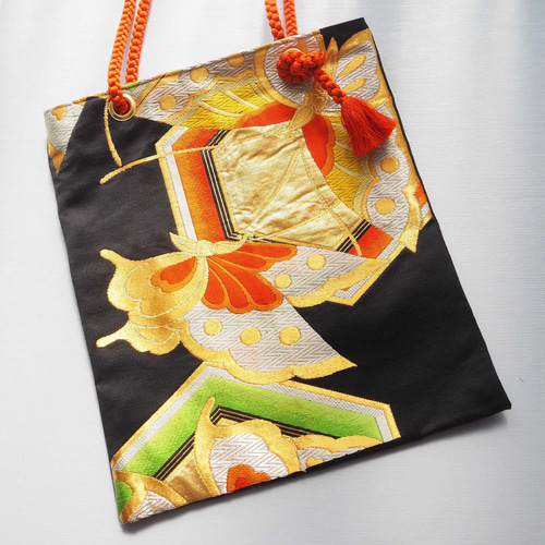 一点物】帯締め×帯リメイクトート｜蝶の刺繍が華やぐ和装バッグ（着物