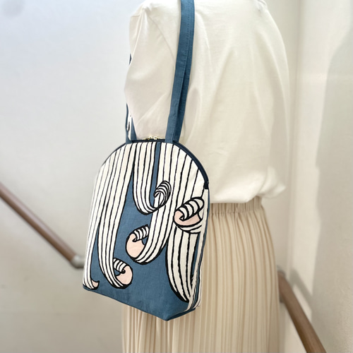 ミナペルホネン　大きめショルダーバック 新作swing ミナペルホネン 大きめショルダーバック 新作swing mina