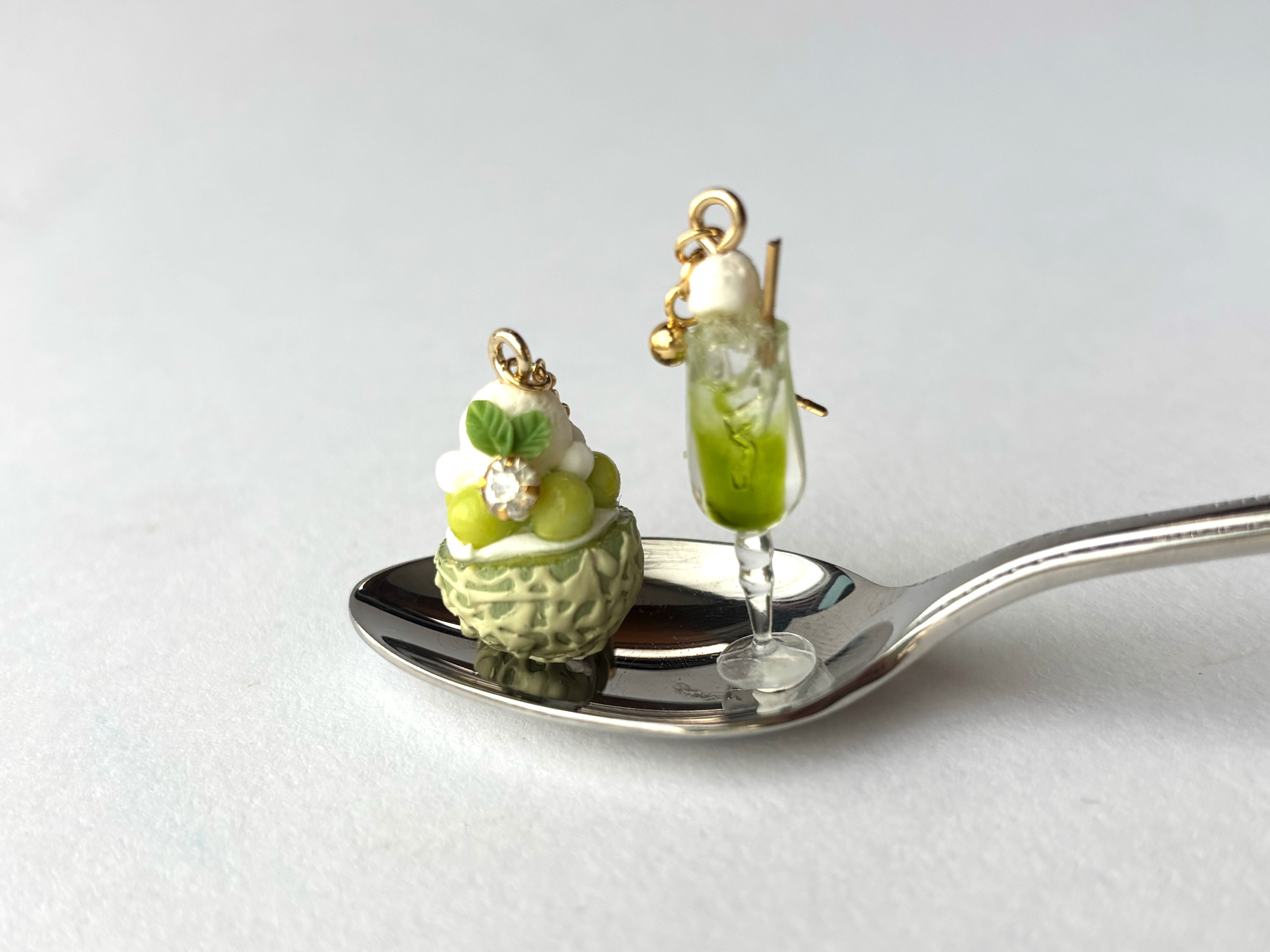 大人のメロンボウルとクリームソーダ