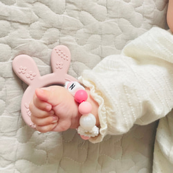 ✨送料無料✨【ギフトセットver.60 】大感謝祭！2点セット 出産祝い　スタイ　名前入りスタイ　洗える歯固め　名入れ 9枚目の画像