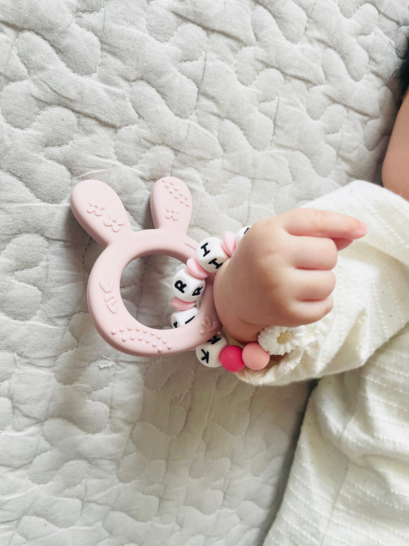 ✨送料無料✨【ギフトセットver.60 】大感謝祭！2点セット 出産祝い　スタイ　名前入りスタイ　洗える歯固め　名入れ 7枚目の画像