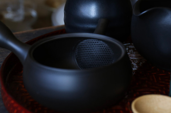 愛知県常滑産・梅原タツオさんのつくる常滑急須・浅袋・ノタ打ち・220cc 8枚目の画像