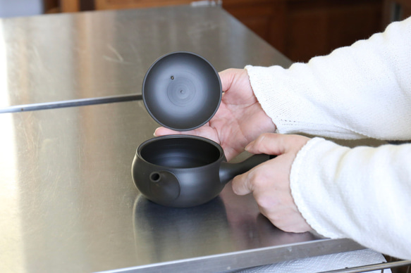 愛知県常滑産・梅原タツオさんのつくる常滑急須・浅袋・ノタ打ち・220cc 14枚目の画像