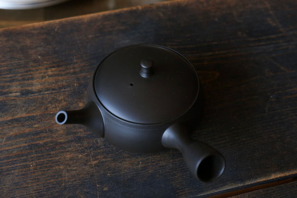 愛知県常滑産・梅原タツオさんのつくる常滑急須・浅袋・ノタ打ち・220cc 3枚目の画像