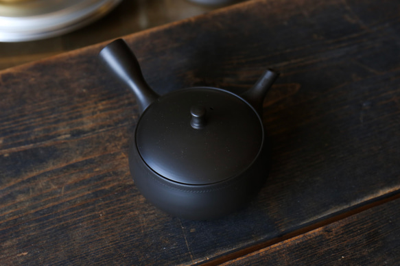 愛知県常滑産・梅原タツオさんのつくる常滑急須・浅袋・ノタ打ち・220cc 2枚目の画像