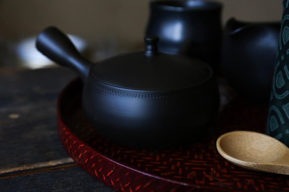 愛知県常滑産・梅原タツオさんのつくる常滑急須・浅袋・ノタ打ち・220cc 9枚目の画像