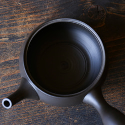 愛知県常滑産・梅原タツオさんのつくる常滑急須・浅袋・ノタ打ち・220cc 6枚目の画像