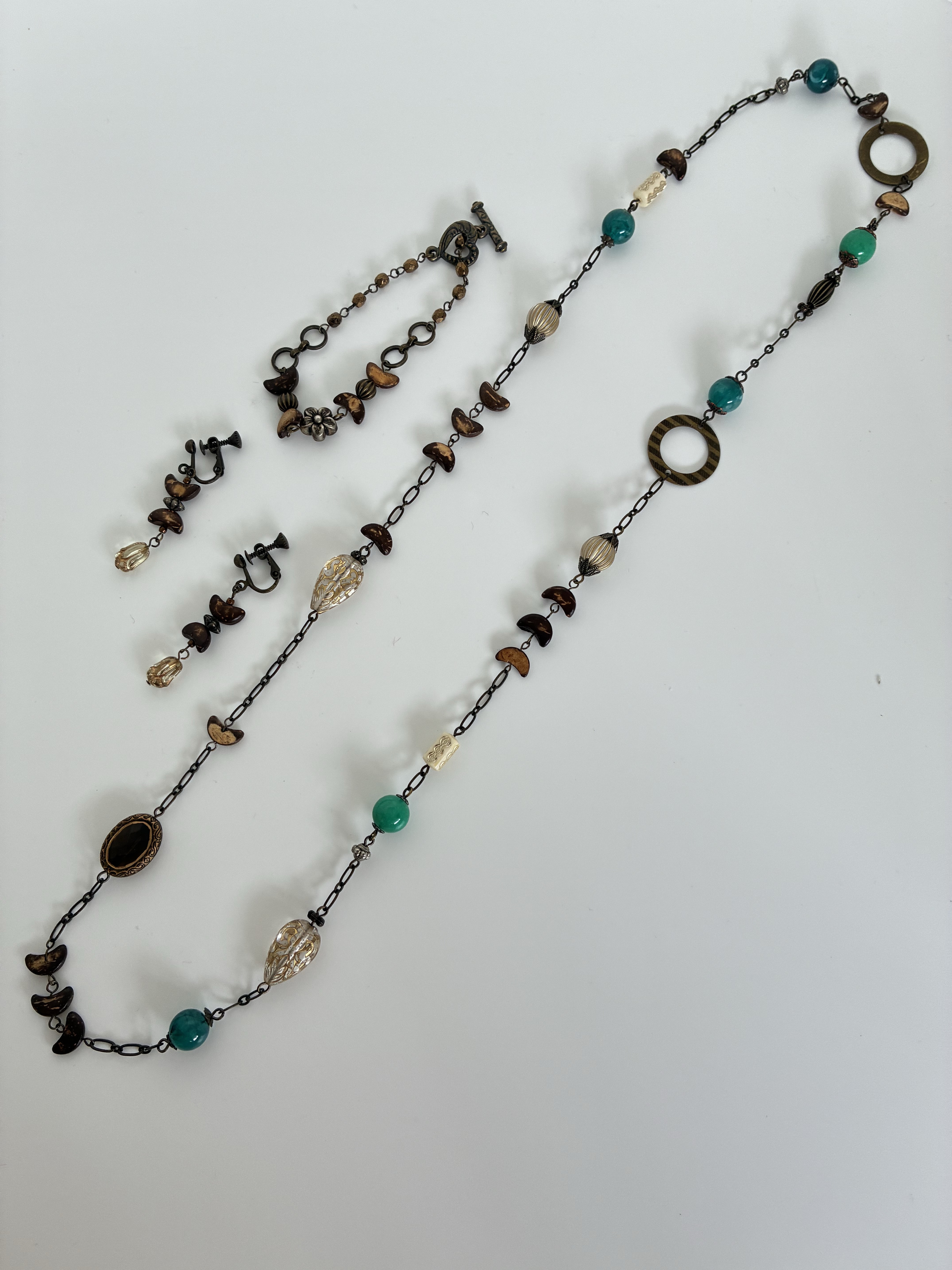 アンティーク調な秋の装い3点セット ネックレス　ブレスレット　イヤリング　ピアス