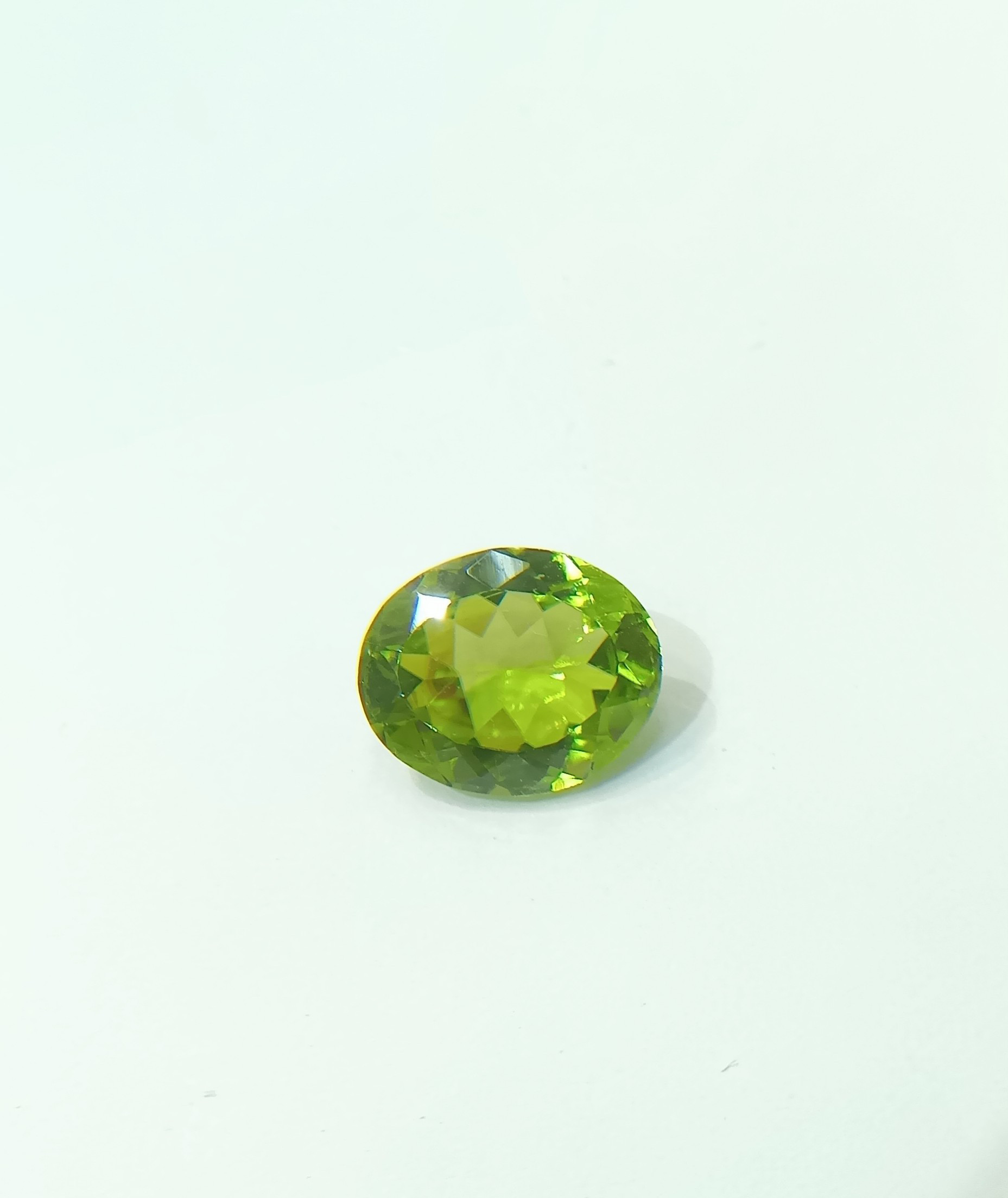 ペリドット　オーバル　3.27ct   [2848]
