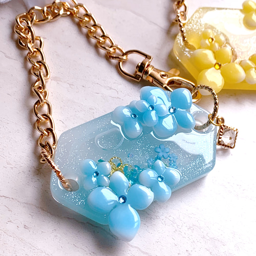 春 お花シェイカーキーホルダー パステル 水色 黄色 バッグチャーム