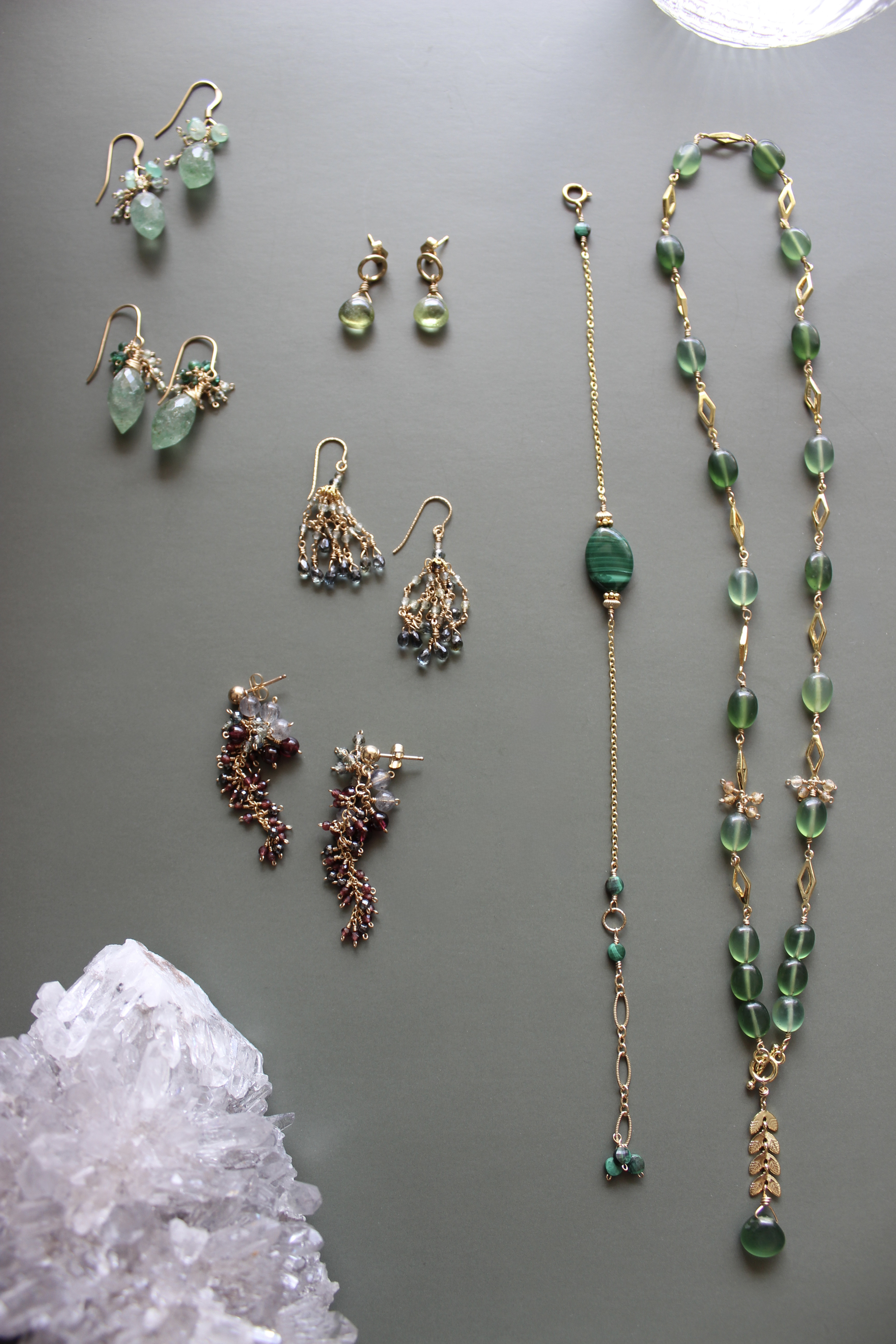 グリーンサファイアのピアス(イヤリング)