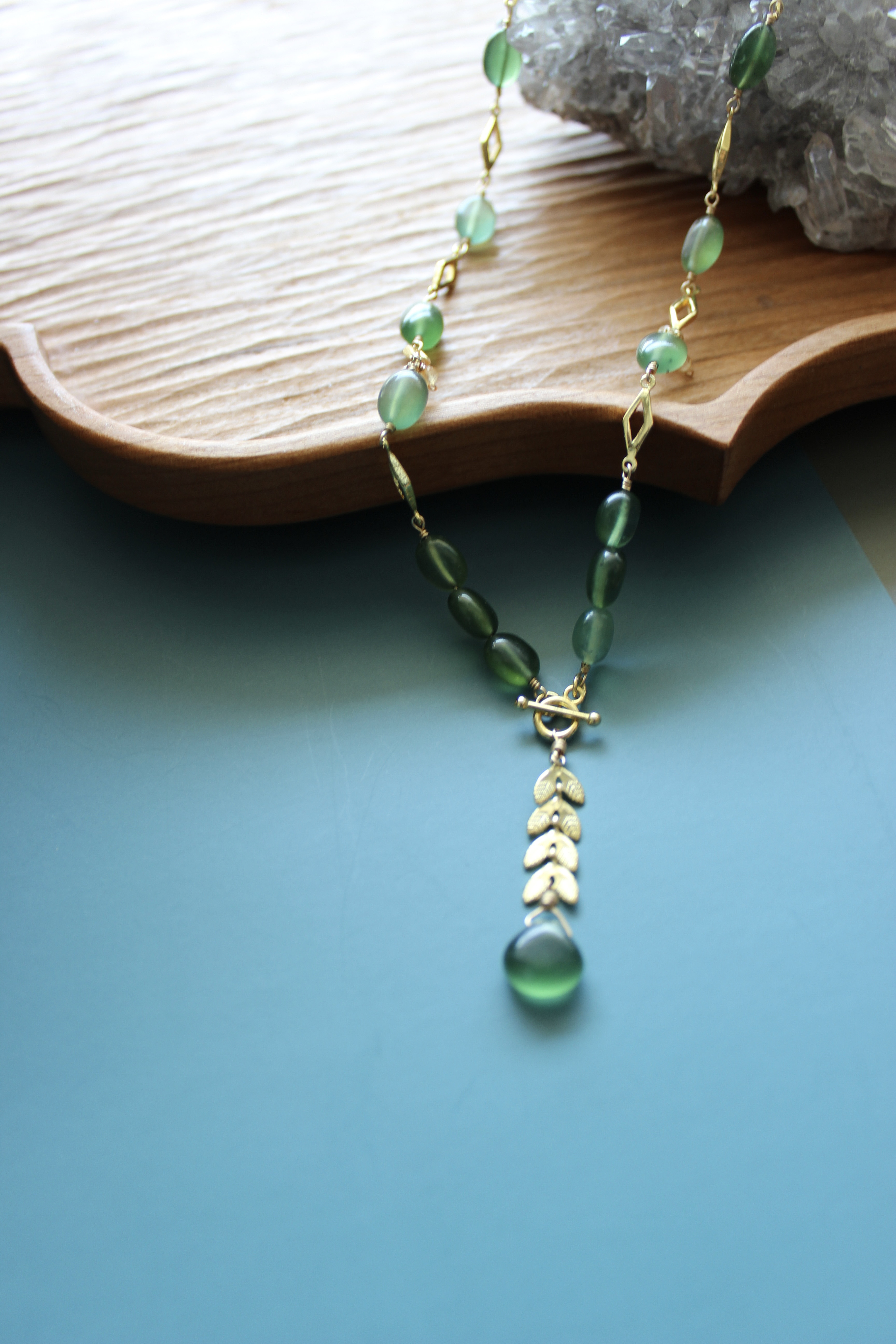 サーペンティンのマンテルネックレス