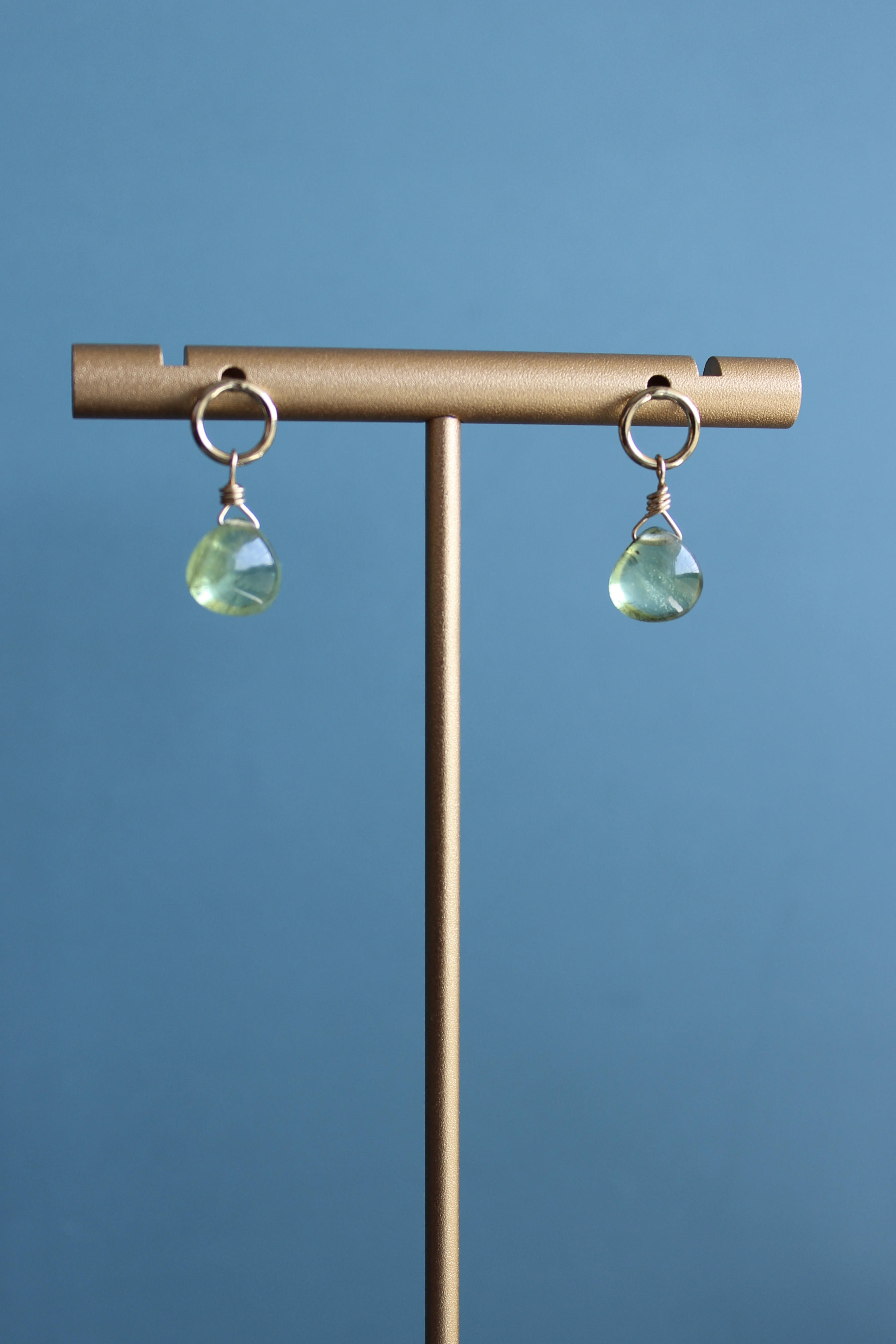 ルドウィジャイドインペリドットのピアス