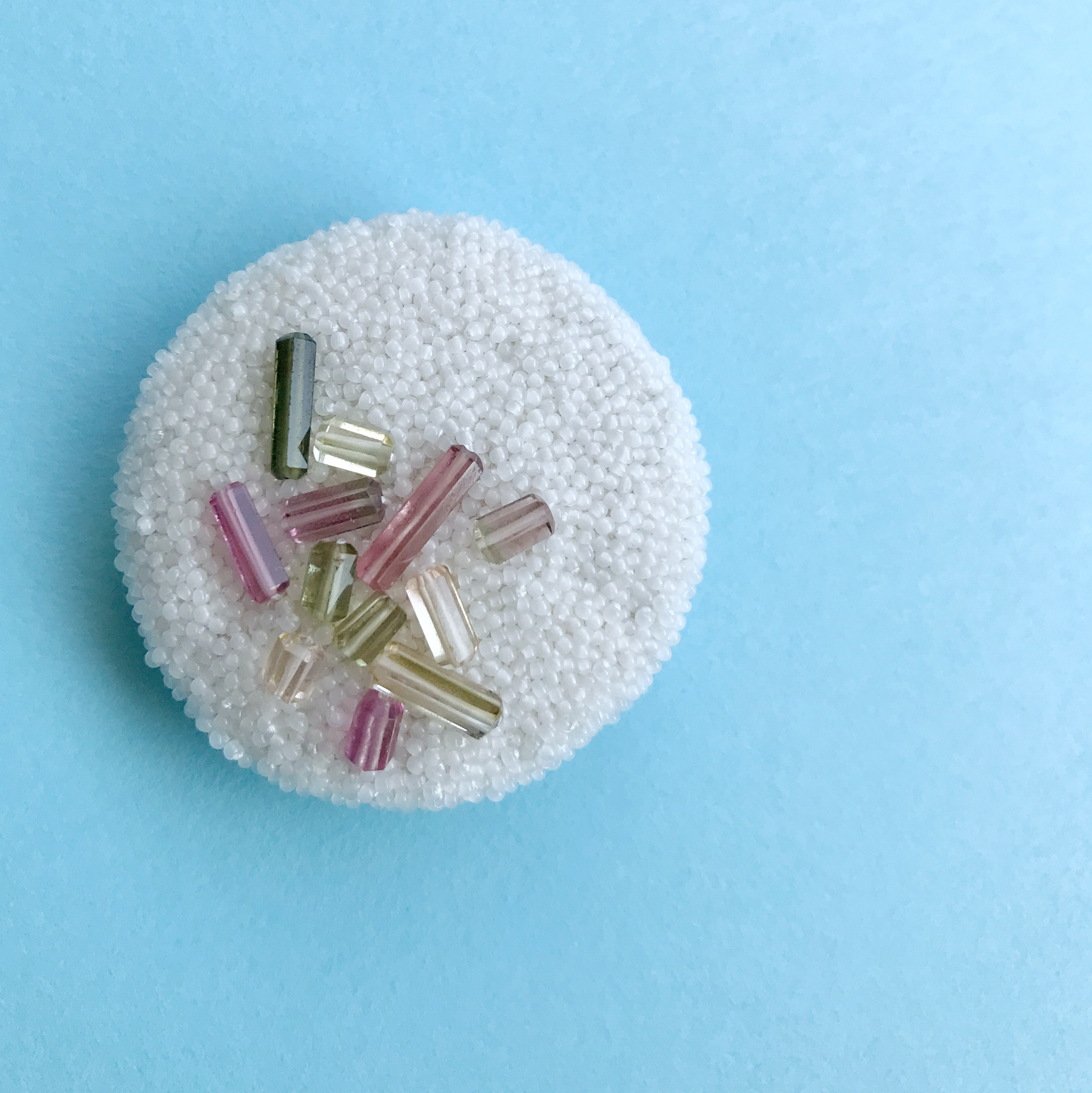 【一点物】トルマリン＋チェコガラスビーズ　ブローチ