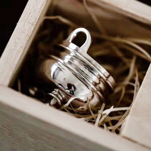 純銀製　神獣三足　線香立て　小さな香炉　重さ約16g　N　6784 純銀製 神獣三足 線香立て 小さな香炉 重さ約16g N 6784