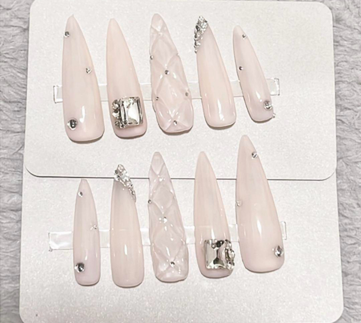 オーダー◇ネイルチップ ベイビーブーマー 白 グラデーション 量産型