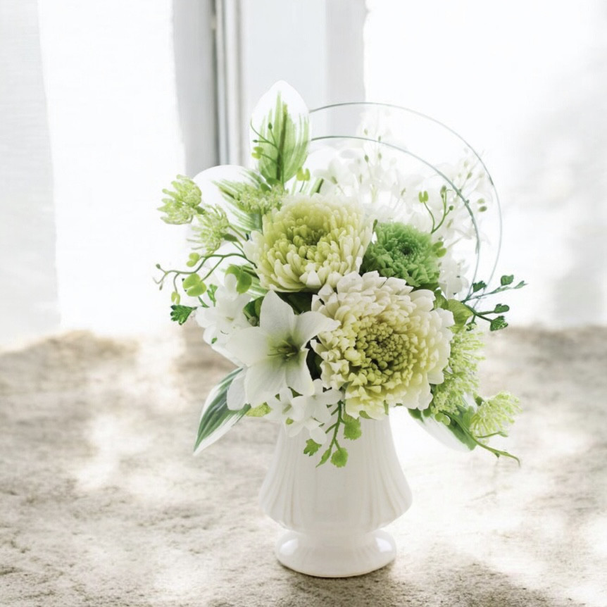☆輪菊と小菊の仏花 （イネス Sサイズ）ホワイトグリーン お供え花 プリザーブドフラワー