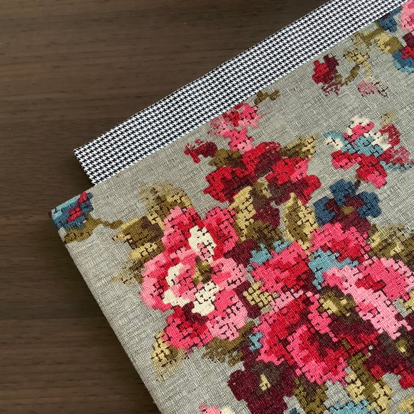 クロスステッチ風花柄　半幅帯　カーキグレー／千鳥 2枚目の画像