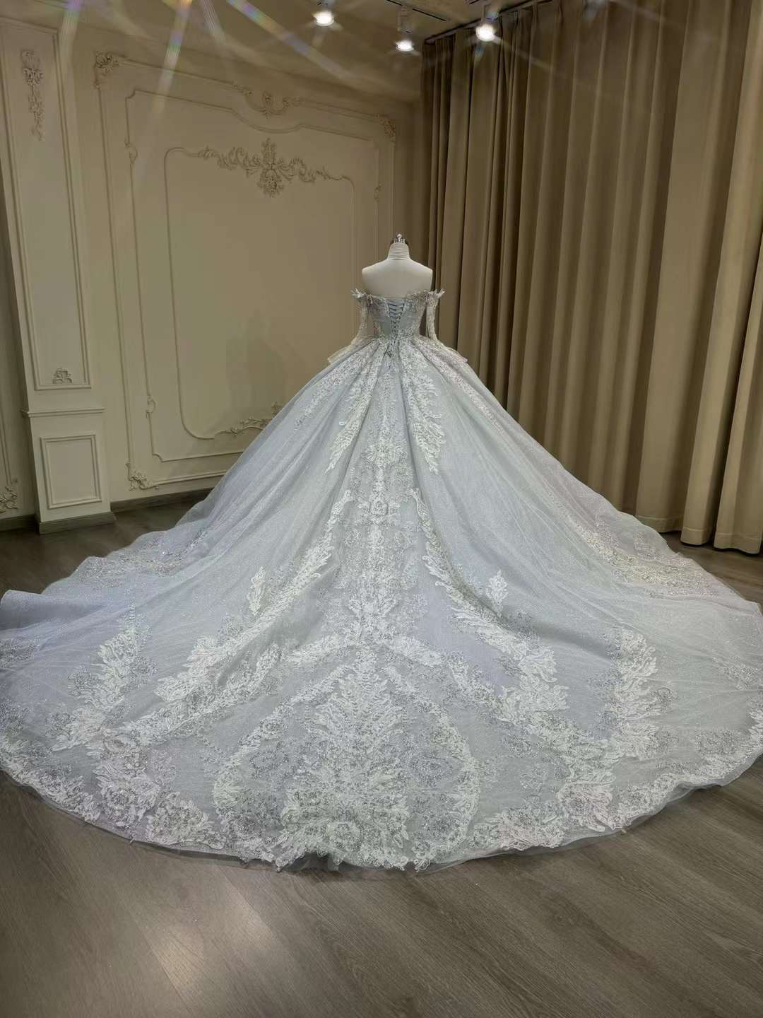 高級ブルーグレー　オフショルダー　取り外し可能お袖　魅惑の花レース　プリンセスライン編み上げ　結婚式二次会前撮りお呼ばれ