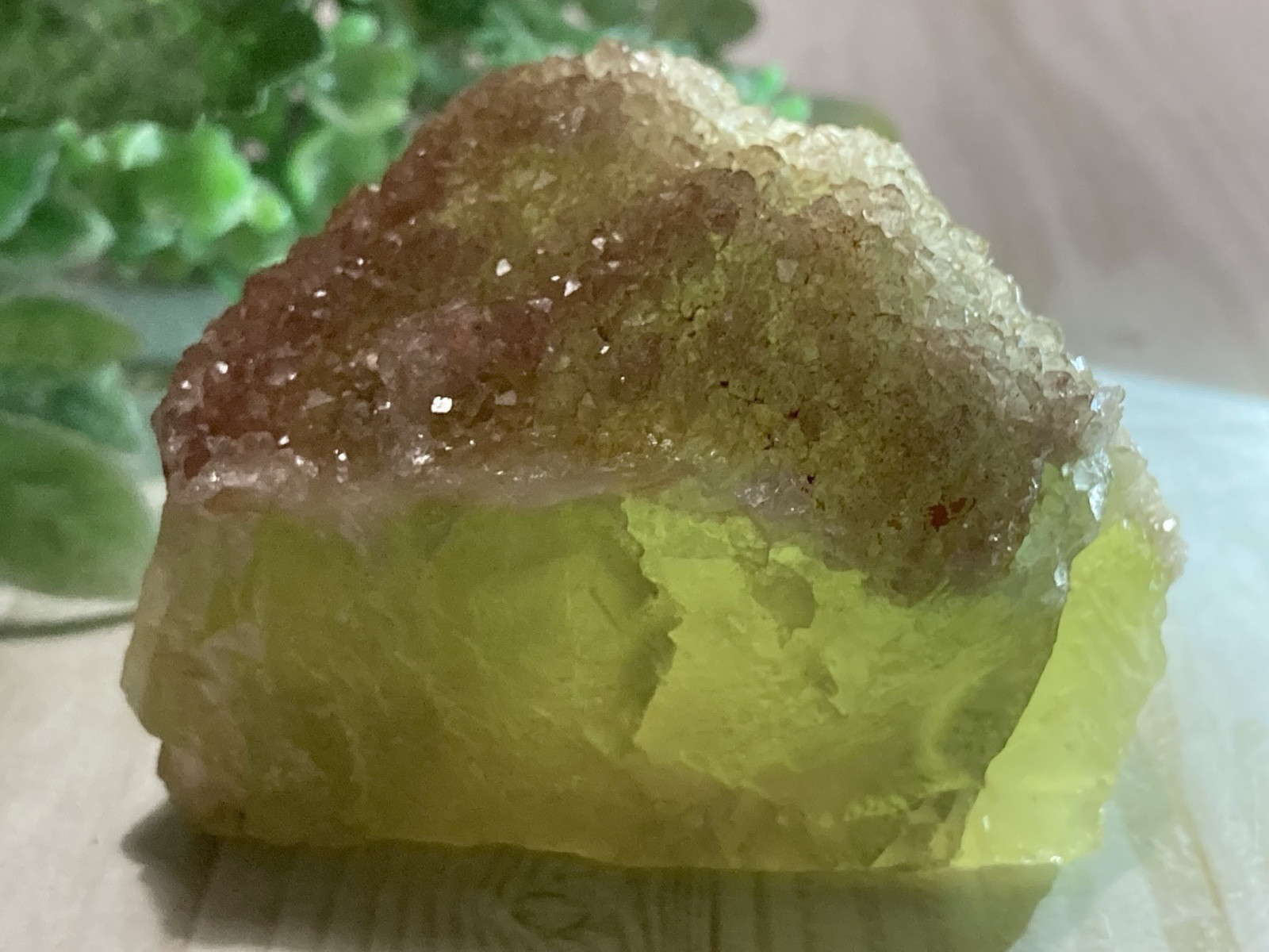 クォーツ オン フローライト　蛍石　ラフストーン　原石 クラスター　水晶