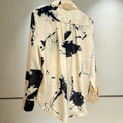 【ジョゼットシルク100%】水墨画テイストプリント柄　長袖ブラウス【秋春夏】 5枚目の画像