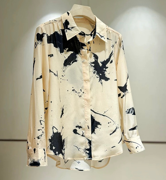 【ジョゼットシルク100%】水墨画テイストプリント柄　長袖ブラウス【秋春夏】 1枚目の画像