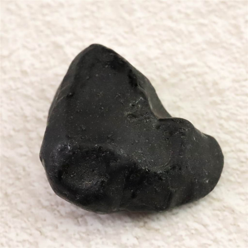 北海道 遠軽町産 黒曜石 33mm原石 15.8g #27473 天然石 榎本通商 通販