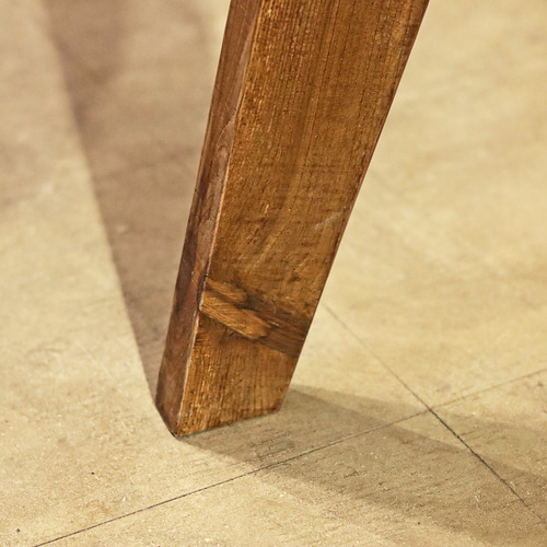 ◇送料無料◇ 円形｜ラウンドテーブル｜オフホワイト｜薄塗りモルタル