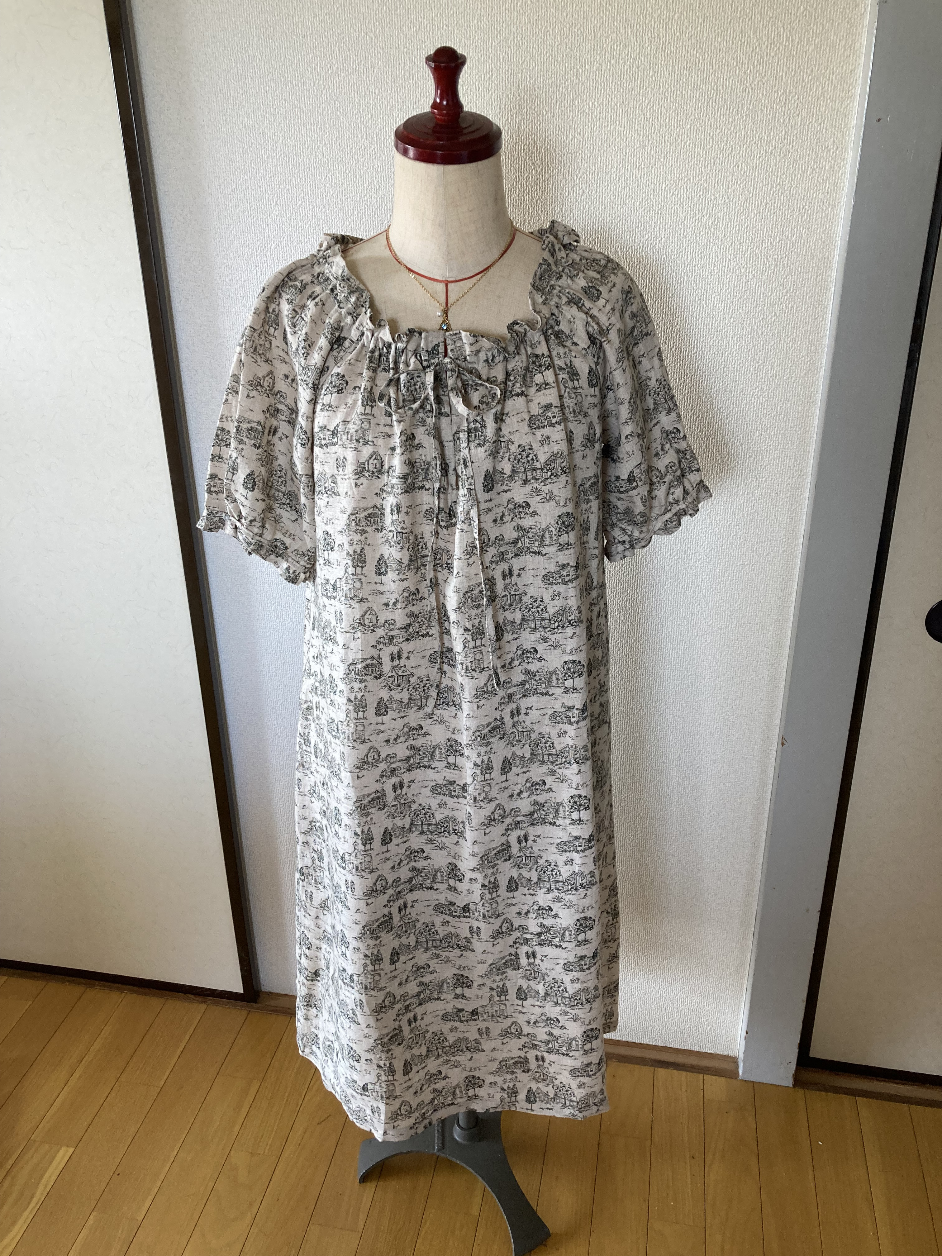 新作☆一点もの★ナチュラルフォレスト柄パフスリーブのワンピース