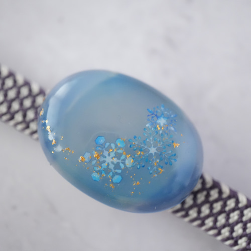 桐箱付き】天然石・青瑪瑙と雪の結晶の帯留め／ポニーフック・ブローチ