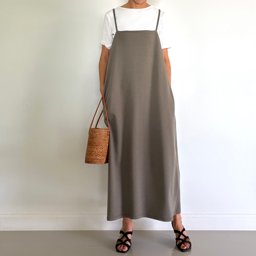 夏から秋へのスイッチコーデ。シンプルが1番。大人のザ