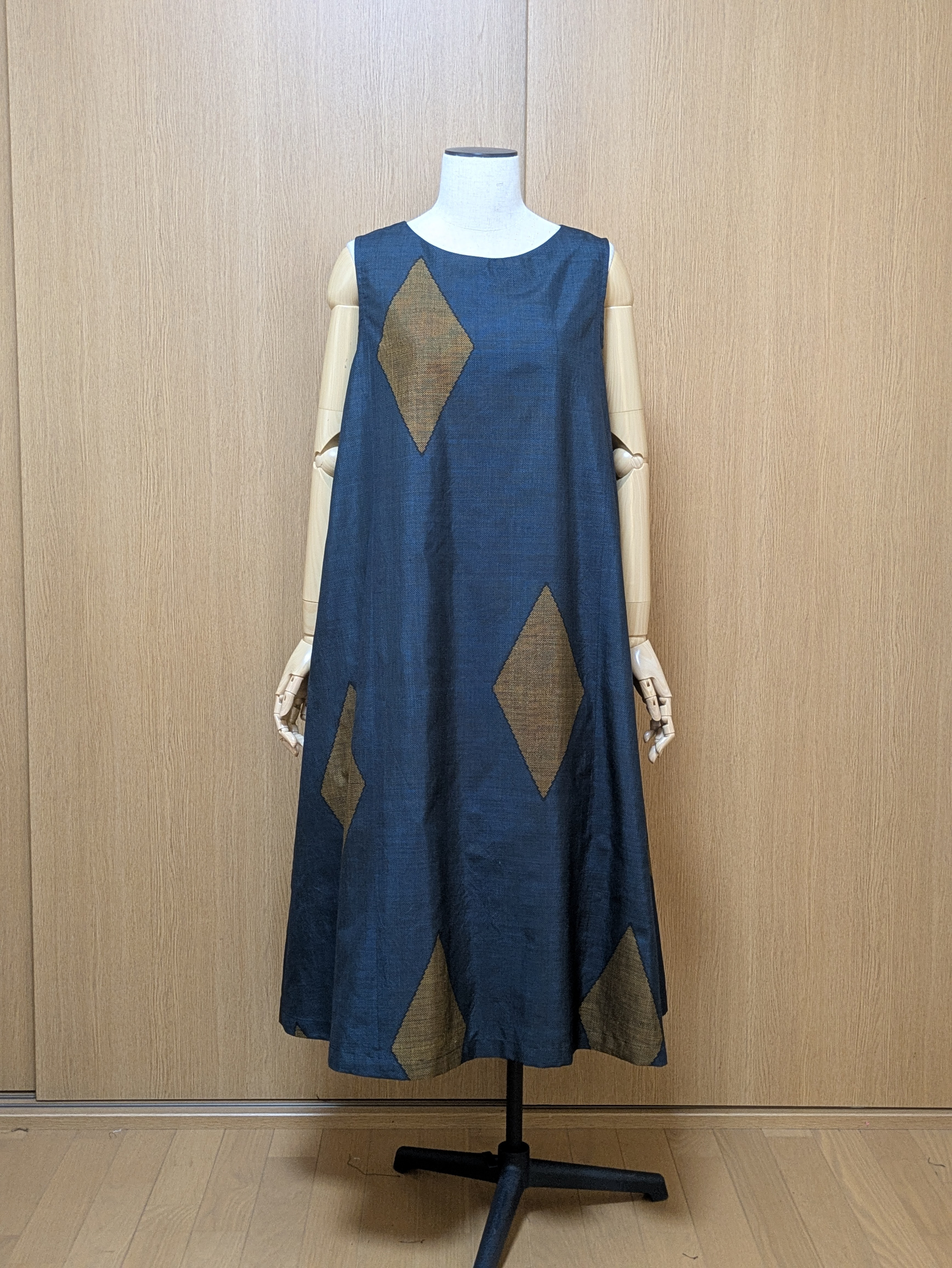 SOLD　着物リメイク ワンピース　大島紬　Ｍ〜L