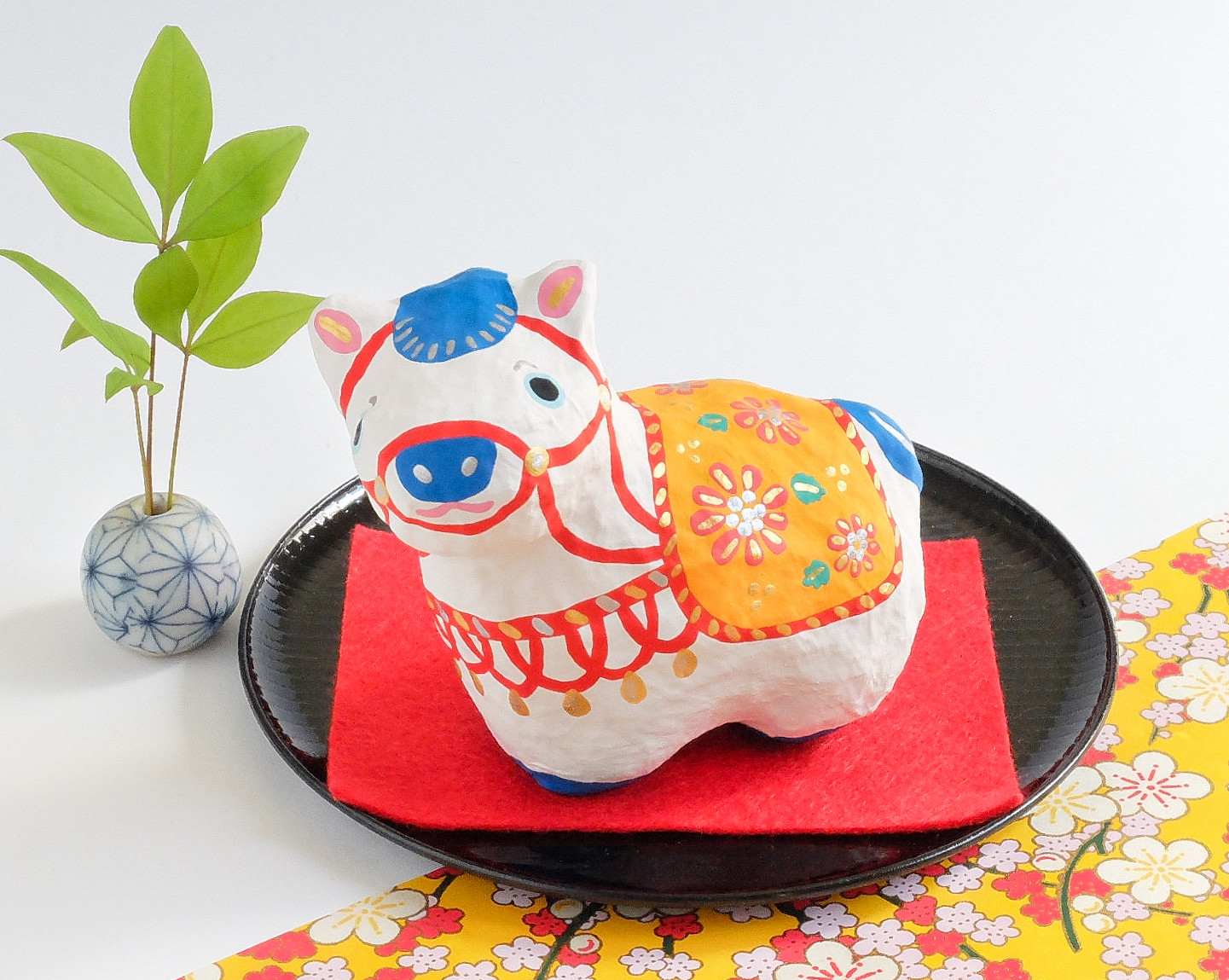 創作紙張り子 福招き午 華　-2026干支飾り-