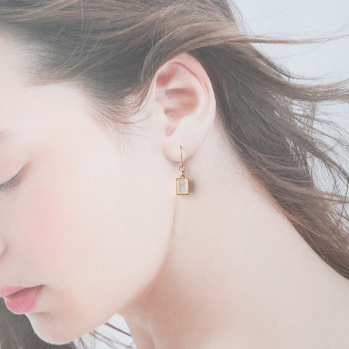 枠止めサンストーンetc.ピアス 02625_19112201.jpg