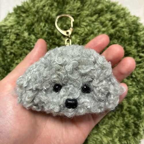うるうるトイプードル 毛糸キーホルダー＊グレー 灰色 ぬいぐるみ