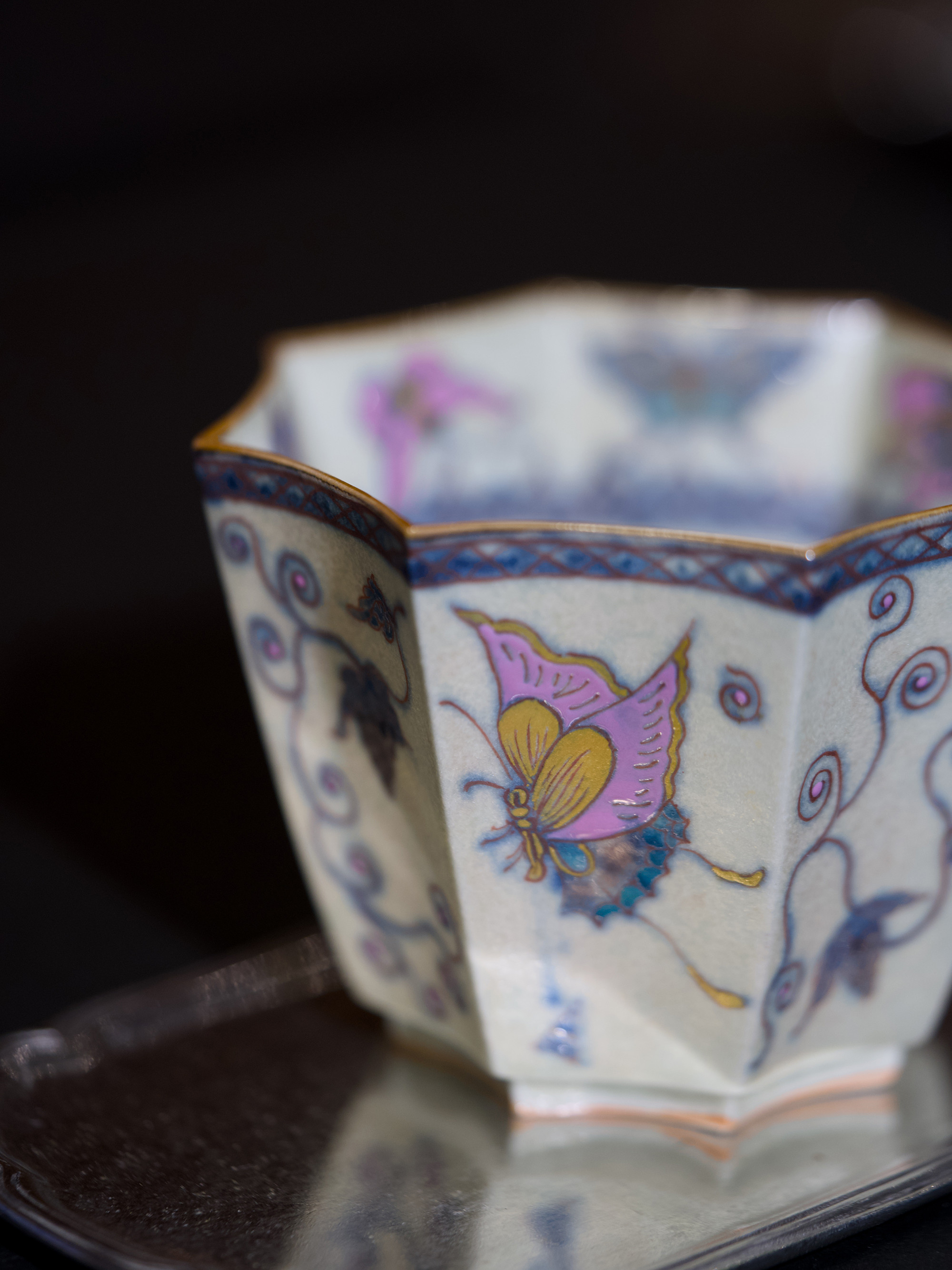 観花集｜初秋の新作 手描き釉上彩「夢中の粉蝶」八角碗カップ 景徳鎮製 コーヒーカップ｜小鉢 約250ml
