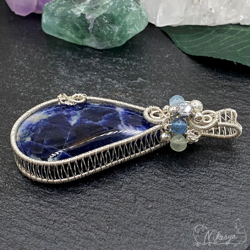 ソーダライト のペンダントトップ【ワイヤーアクセサリー】【送料無料