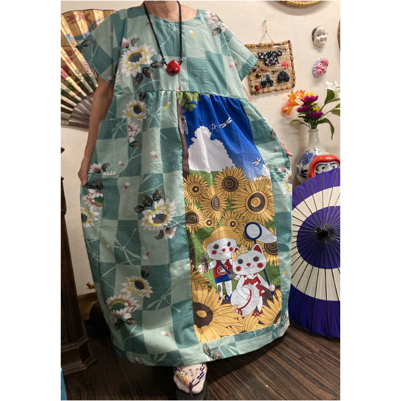 浴衣(お花とトンボ柄）と向日葵柄の手ぬぐいのワンピース　　　浴衣リメイク