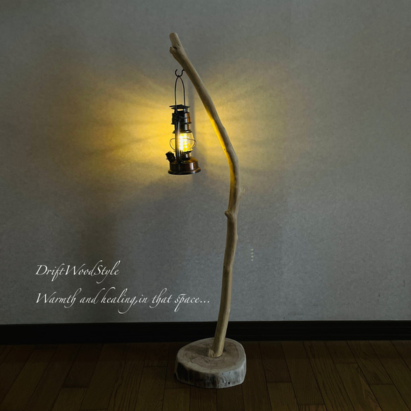 流木インテリア 無垢の流木を磨いた白い流木スタンド ランタンやエアプラントを飾れる置物 北欧 照明 N102 10枚目の画像