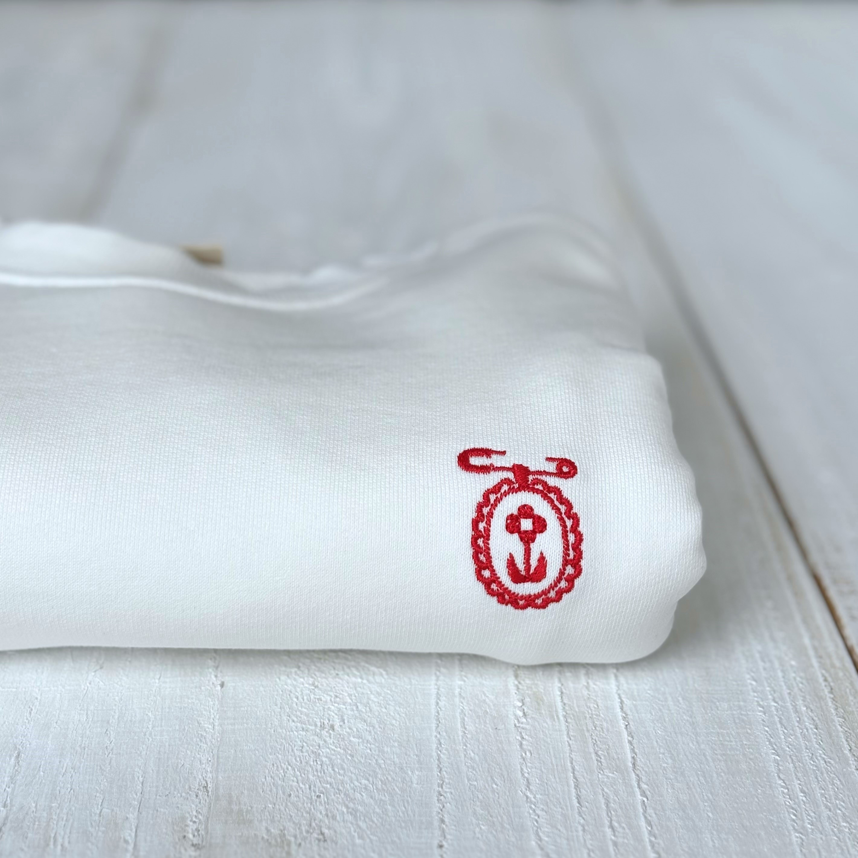 フラワーブローチのスウェット（ホワイト）オーガニックコットン【在庫限り】