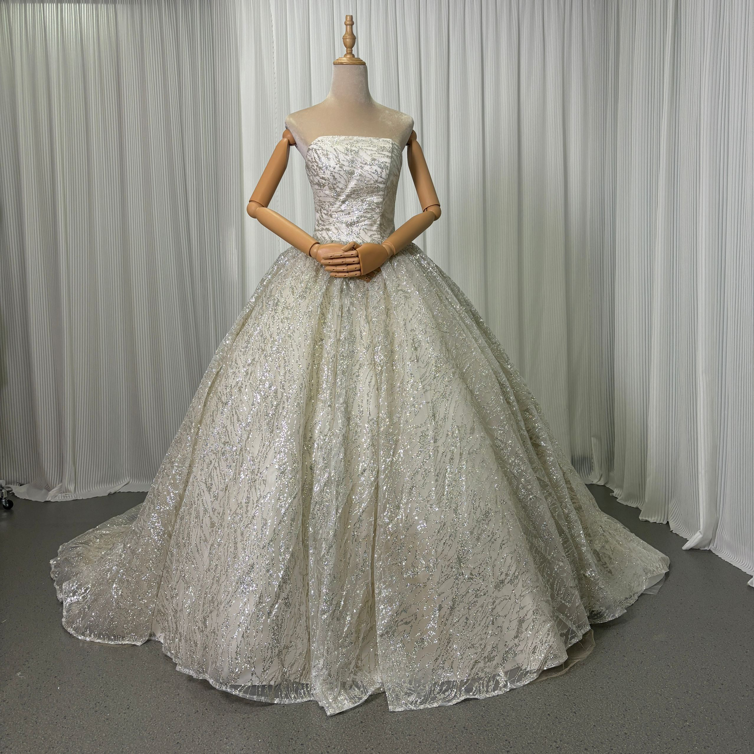 送料無料！華やか!ウェディングドレス グリッタードレス ベアトップ ふっくら柔らかなバックリボン 憧れのドレス 結婚式 95,150円