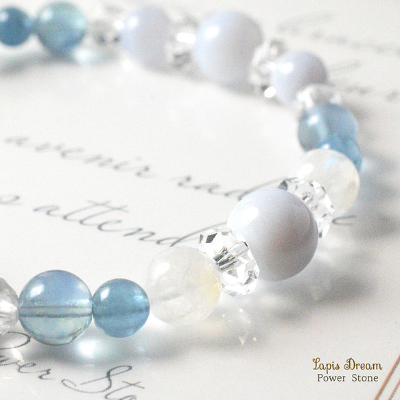 優しい波動で心を整えるお守り | ブルーレースアゲート、ムーンストーンの天然石パワー.ストーン ブレスレット 6枚目の画像
