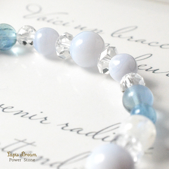 優しい波動で心を整えるお守り | ブルーレースアゲート、ムーンストーンの天然石パワー.ストーン ブレスレット 7枚目の画像