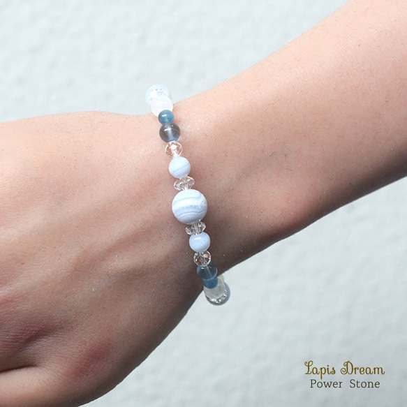 優しい波動で心を整えるお守り | ブルーレースアゲート、ムーンストーンの天然石パワー.ストーン ブレスレット 3枚目の画像