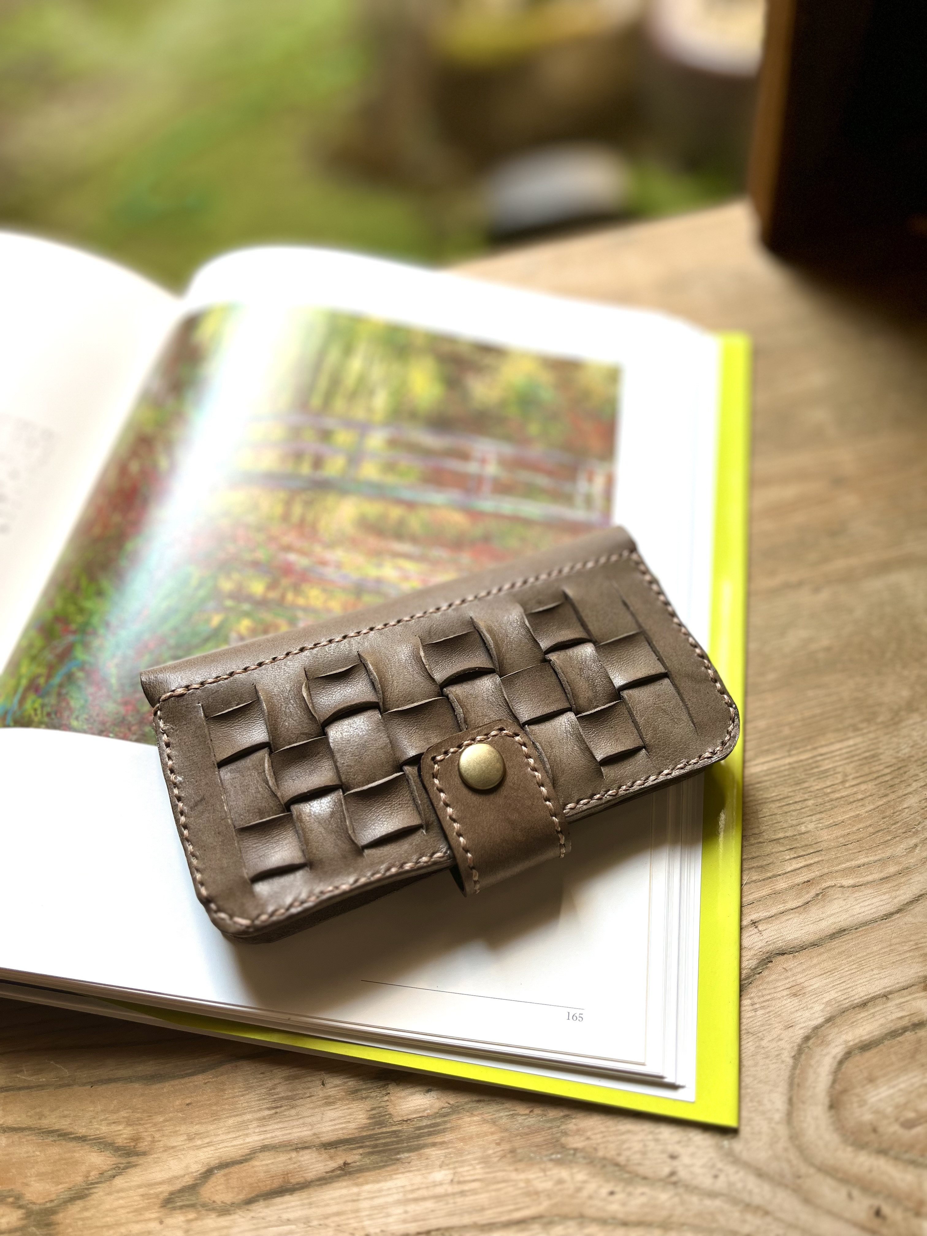 【新色】グレー色の手帳型スマホケース　本革　iPhoneケース　Android対応　左利き対応