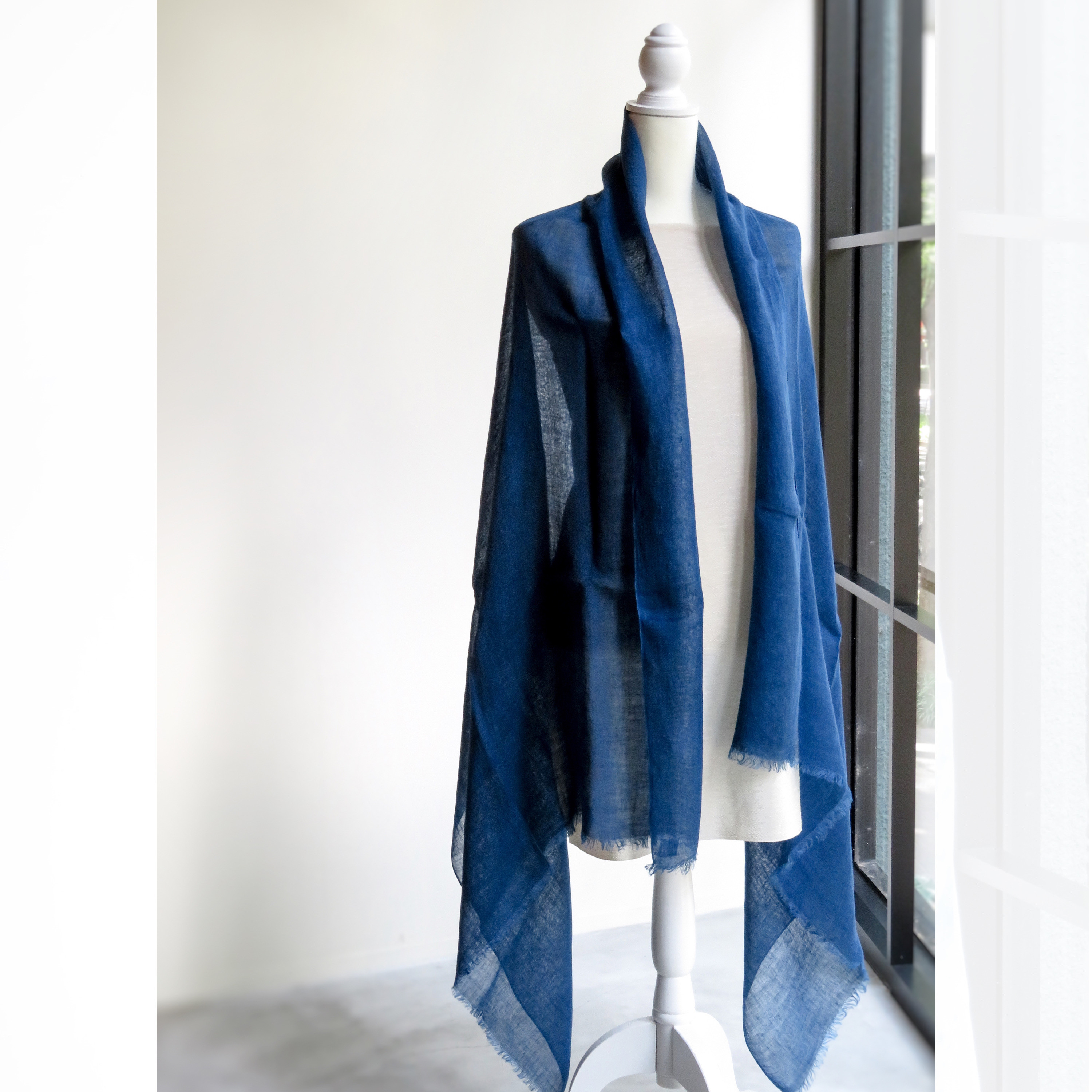 天然藍染：麻ストール 濃藍