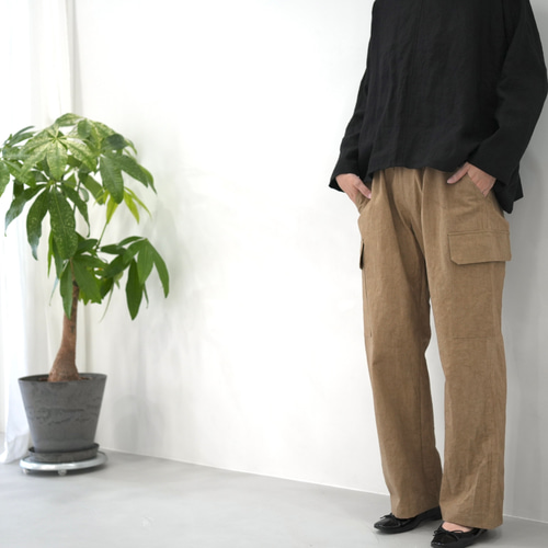 大人のための軽いカーゴパンツ｜綿麻ウェザークロス｜カーキベージュ