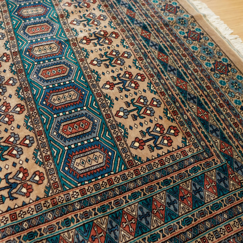 パキスタン手織り絨毯 229×151cm