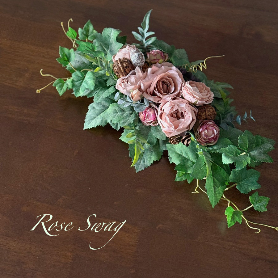 【アイビーとくすみピンクのバラ】エレガントな壁掛けアレンジ｜アーティフィシャルフラワー